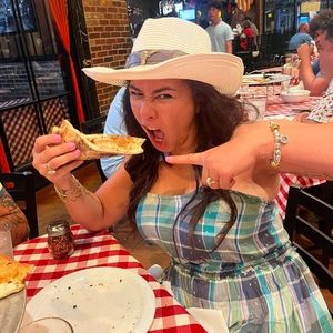 Meet your Posher, Cristina